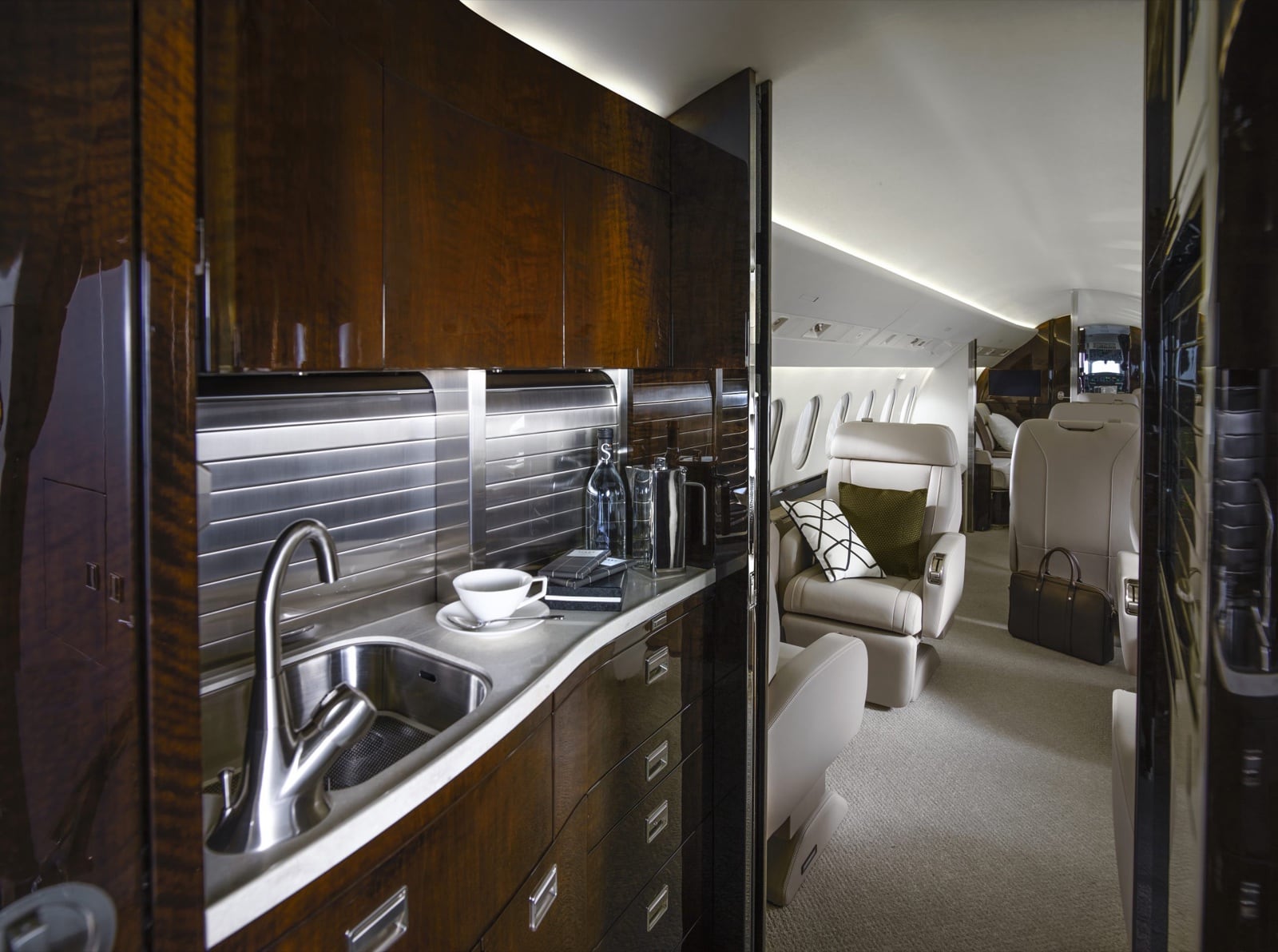 The Falcon 900LX cabin