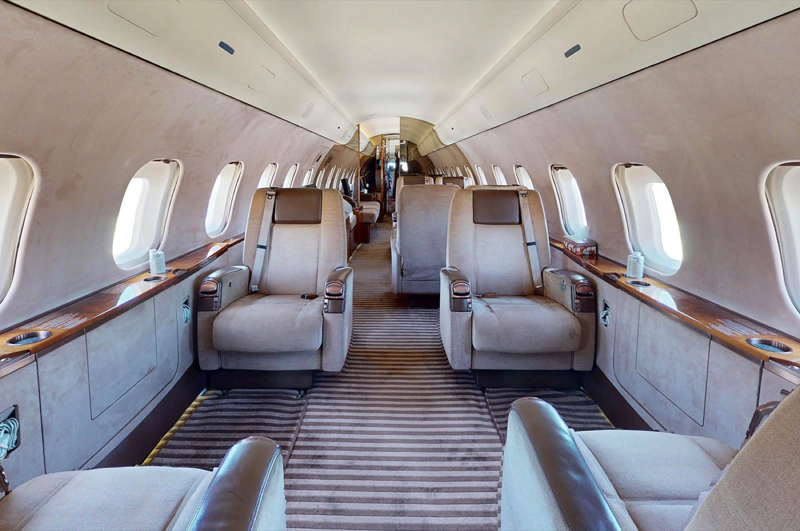 The Global 5000 cabin