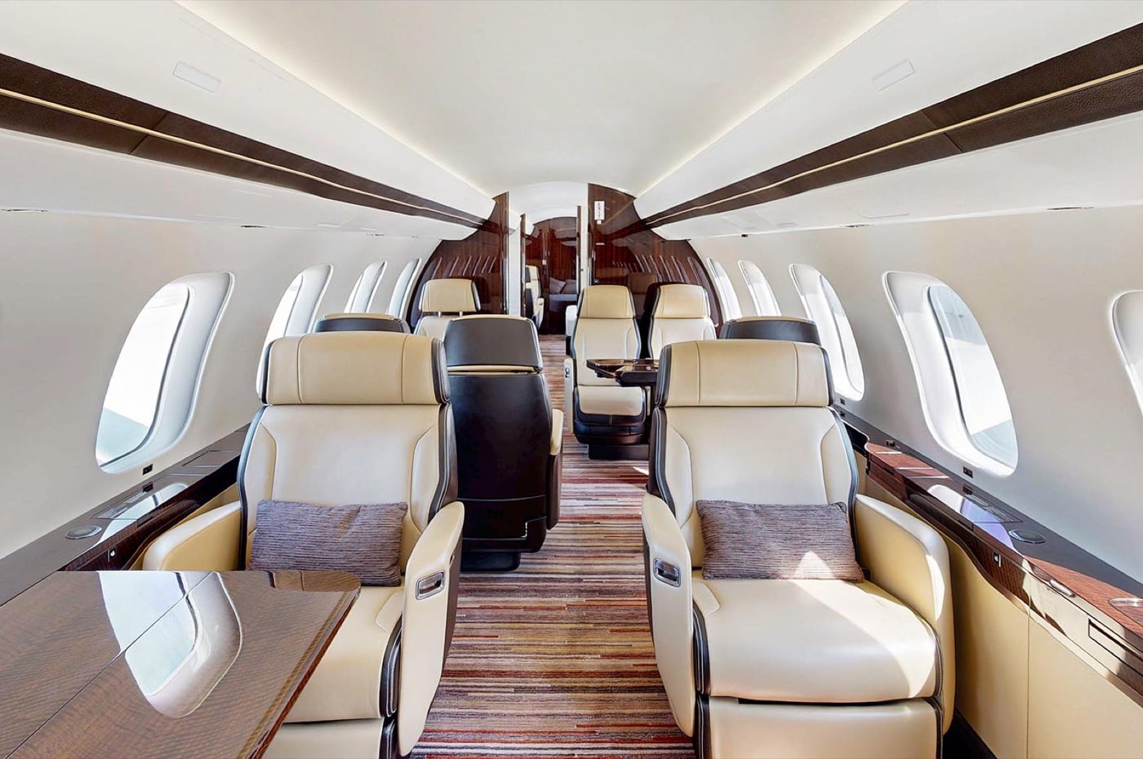 The Global 7500 club suite — Nuage seats in cream leather