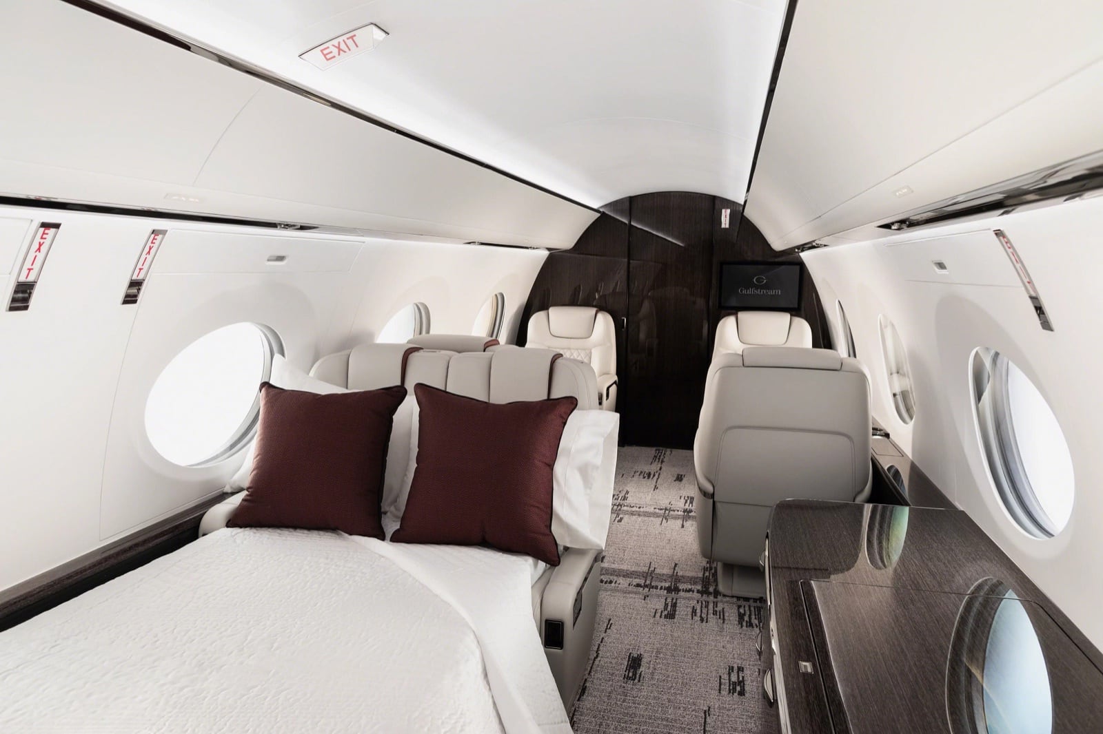 The G600 aft stateroom, berthed